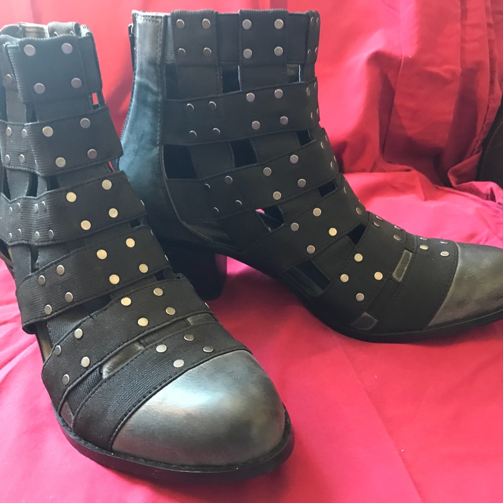 FREE PEOPLE VEGAN HIGHLAND BOOT SIZE 9 NWOT